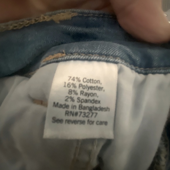 Nine West Stretchy Shorts, Size 14. - Picture 4 of 4